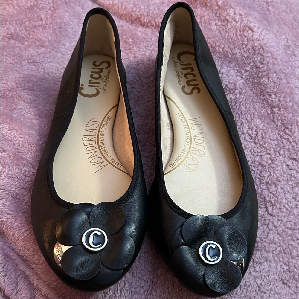 Circus by Sam Edelman 
Black Flower Accent Flats
Worn only a few times